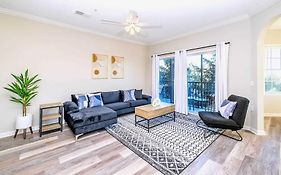 Cozy 2Br Condo - Private Balcony - Near Disney